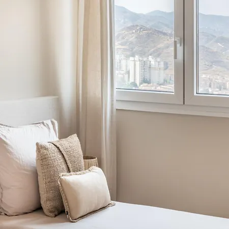 Skyline 5 Pool & Parking Free Apartment Malaga