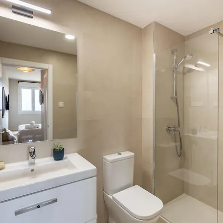 Skyline 5 Pool & Parking Free Apartmán